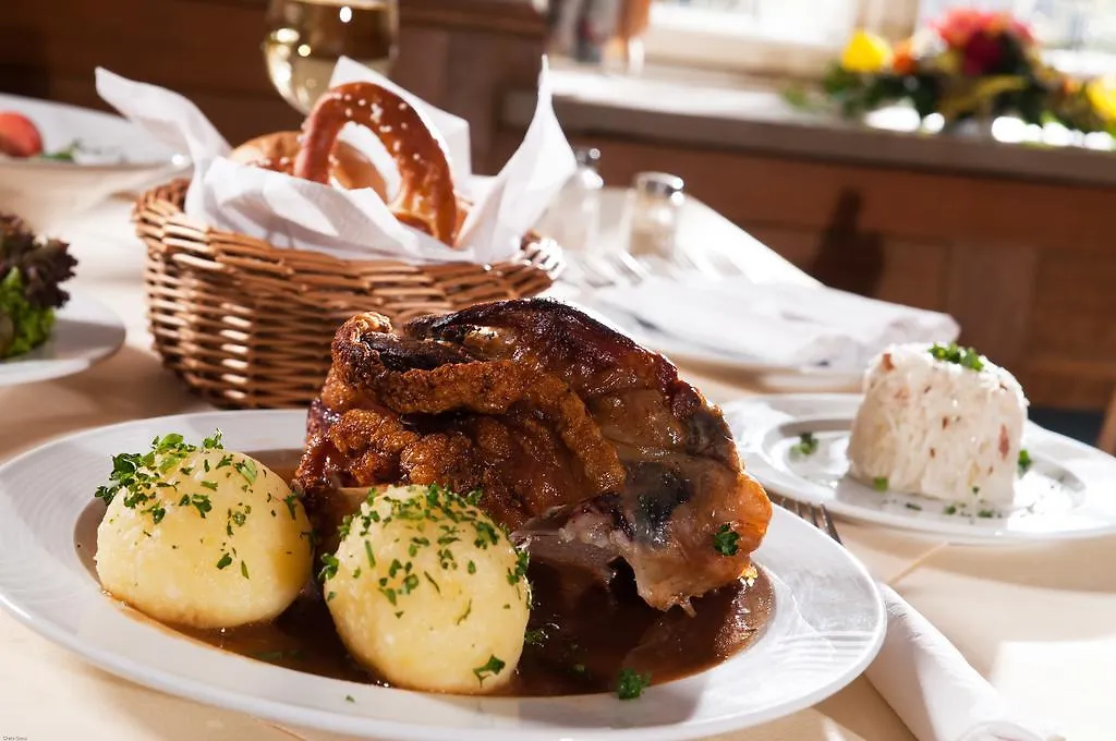 Hotel Gasthof Zur Post Bad Wiessee 3*,